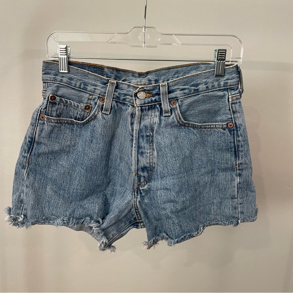 Vintage Levi’s Shorts | Denim | Size 29